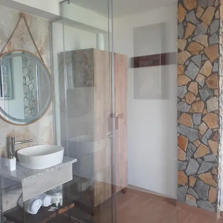 Pensjonat Shehi And Winery *