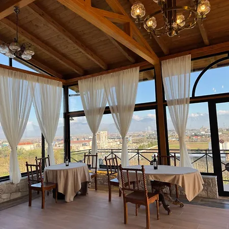 Pensjonat Shehi And Winery *