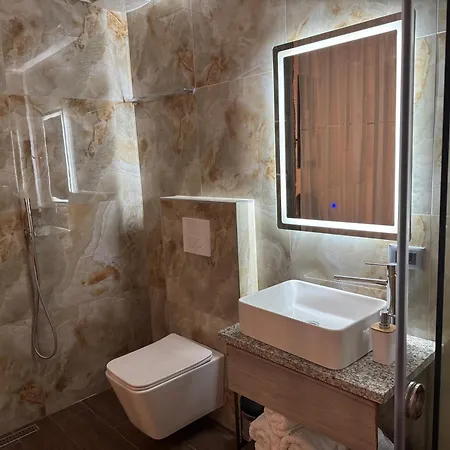 Shehi And Winery Pensjonat Mucaj