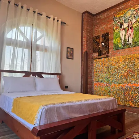 Shehi And Winery Pensjonat Mucaj