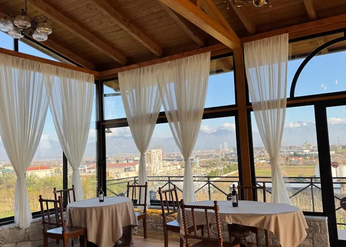 Pensjonat Shehi And Winery *